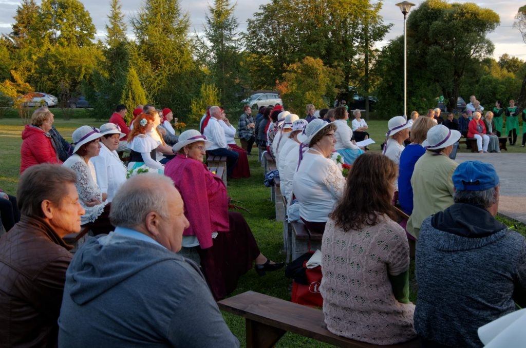 vasaras-sezonas-nosleguma-pasakums-un-netradicionalo-dancu-vakars-sauna-foto-gunars-v-021-1024x678.jpg