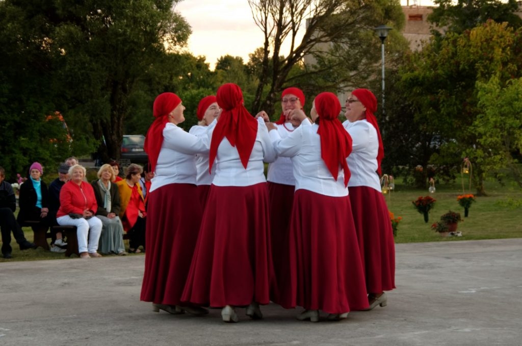 vasaras-sezonas-nosleguma-pasakums-un-netradicionalo-dancu-vakars-sauna-foto-gunars-v-039-1024x678.jpg