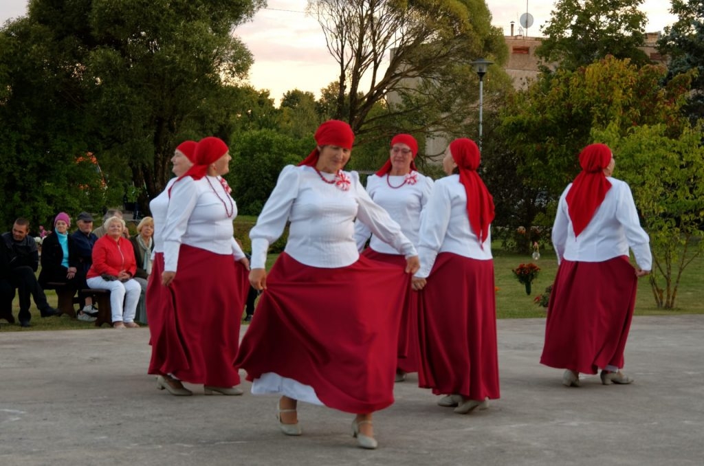 vasaras-sezonas-nosleguma-pasakums-un-netradicionalo-dancu-vakars-sauna-foto-gunars-v-040-1024x678.jpg