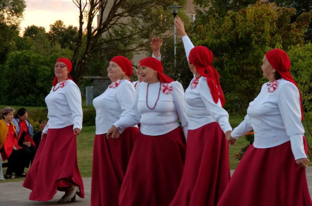 vasaras-sezonas-nosleguma-pasakums-un-netradicionalo-dancu-vakars-sauna-foto-gunars-v-041-1024x678.jpg