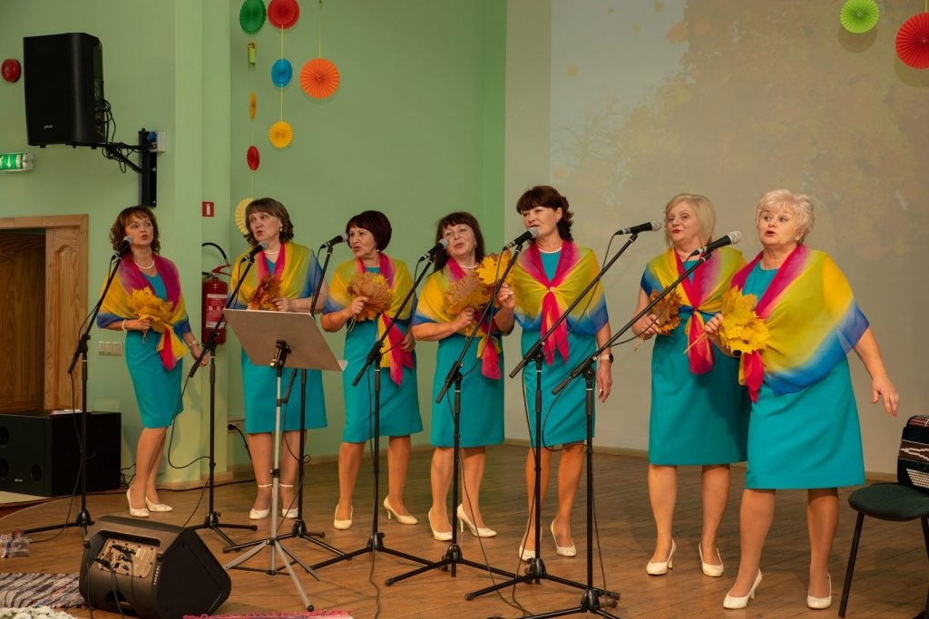 vokala-ansambla-rjabinuska-26-gadu-jubilejas-pasakums-foto-v-agurjanovs-042-1024x683.jpg