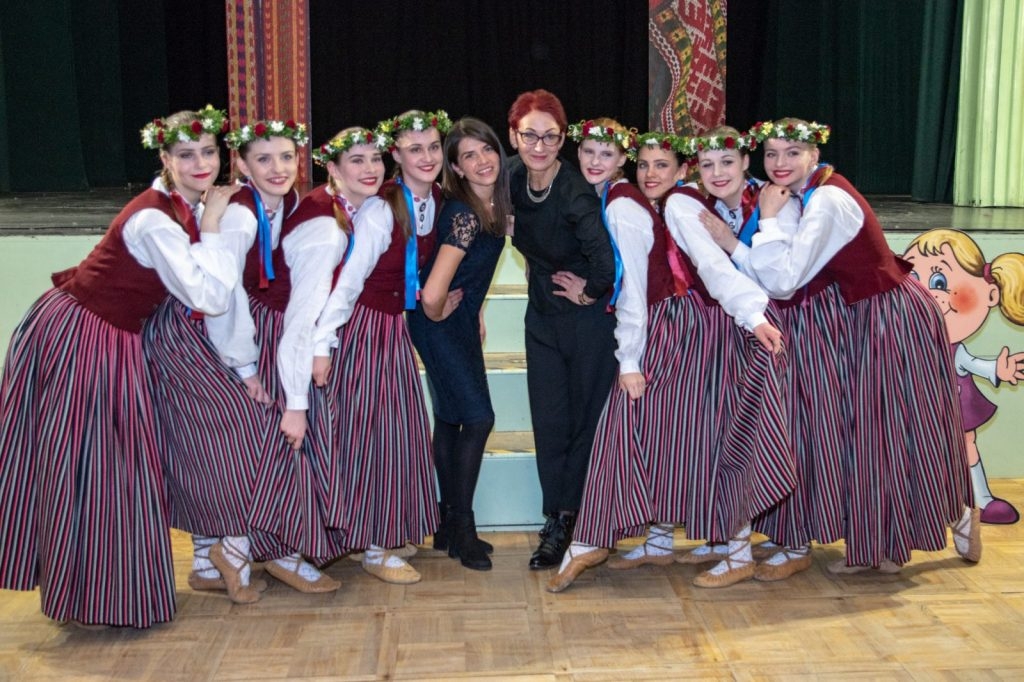 xii-latvijas-skolu-jaunatnes-dziesmu-un-deju-svetku-skate-preilos-foto-ieva-babre-192-1024x682.jpg