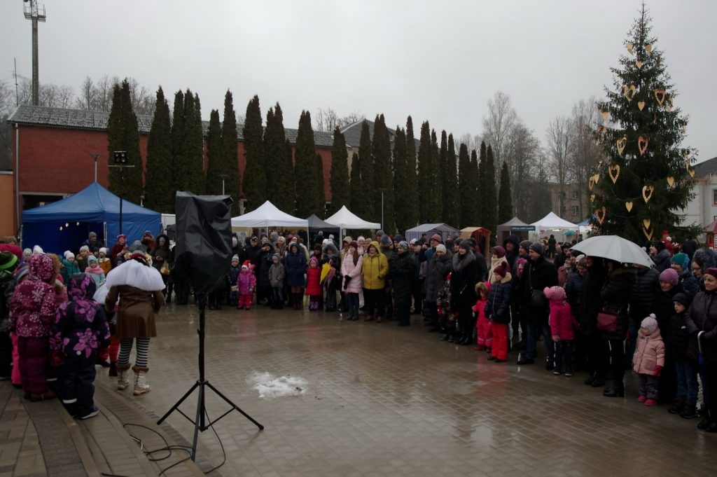 ziemassvetku-svetku-egles-iedegsana-foto-gunars-vilcans-003-1024x681.jpg