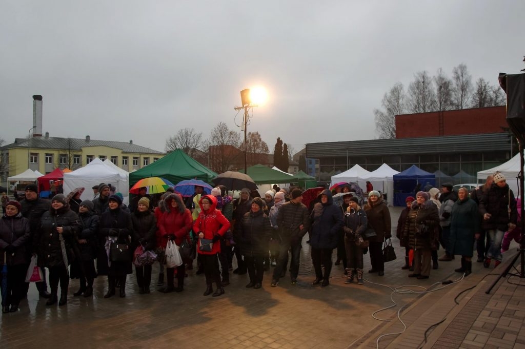 ziemassvetku-svetku-egles-iedegsana-foto-gunars-vilcans-020-1024x681.jpg