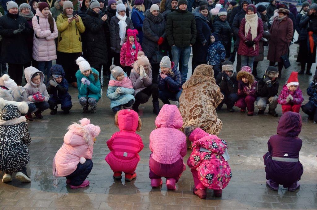 ziemassvetku-svetku-egles-iedegsana-foto-gunars-vilcans-033-1024x681.jpg