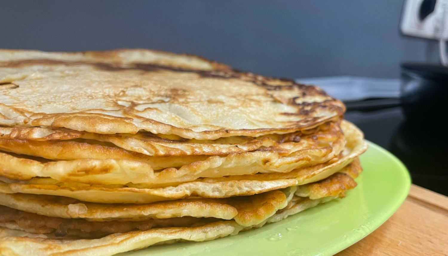 Riebiņu MJIC "Pakāpieni" aizvadīts pankūku gatavošanas un sarunu vakars "Uzcep sev pankūku"