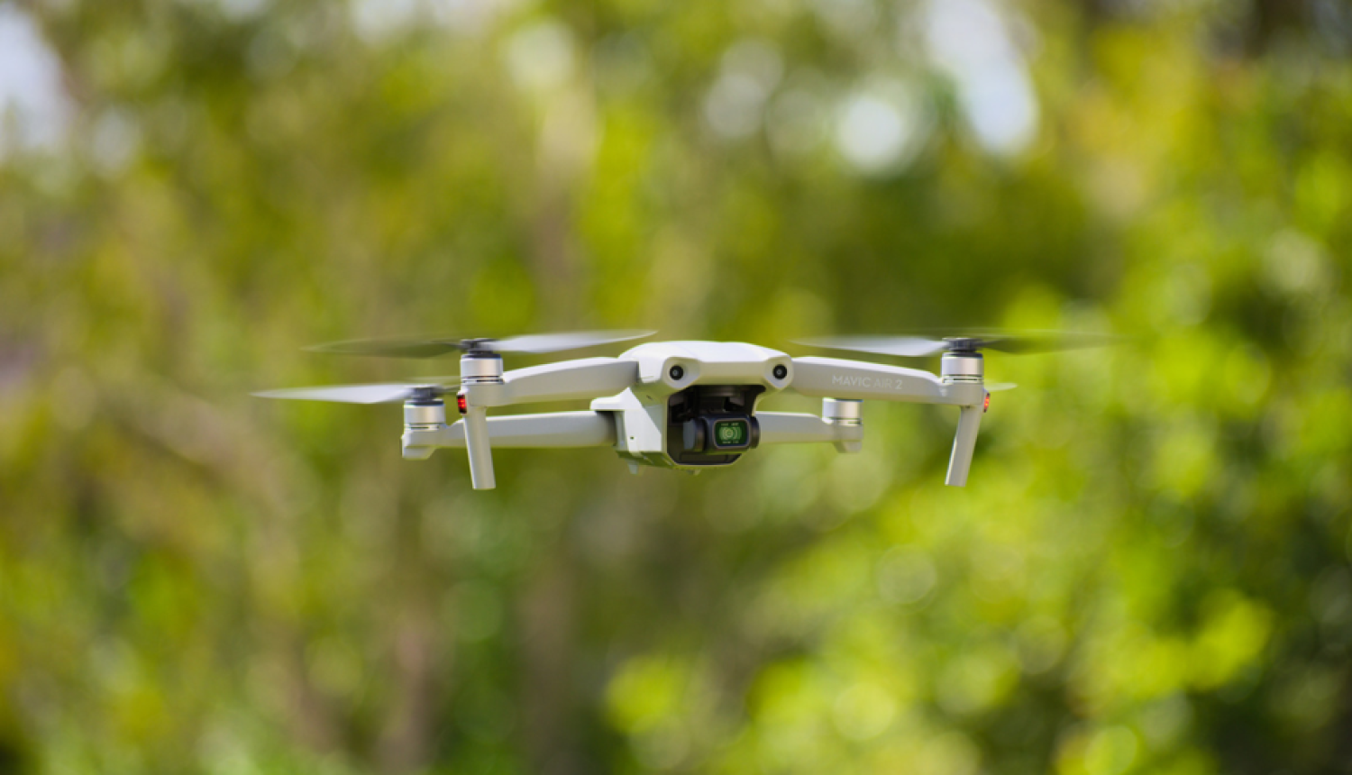 Aicinām piedalīties aptaujā par informatīvo semināru "Bezpilota lidaparātu (dronu) droša un tiesiska izmantošana"