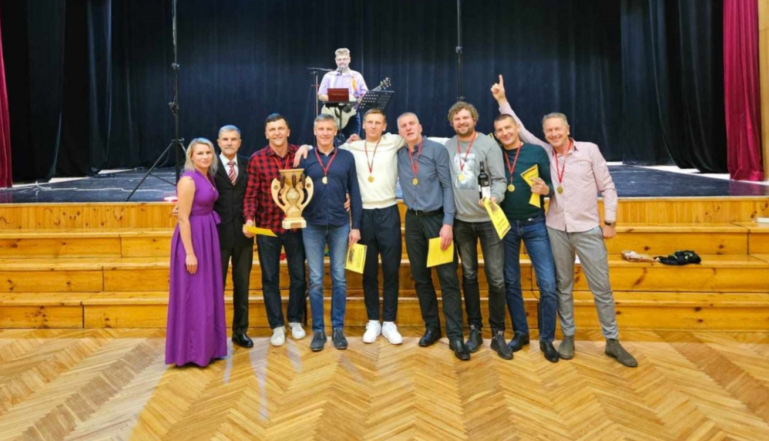 Priekuļu kauss kopā ar Preiļu veterānu volejbola komandu atceļo uz Preiļiem