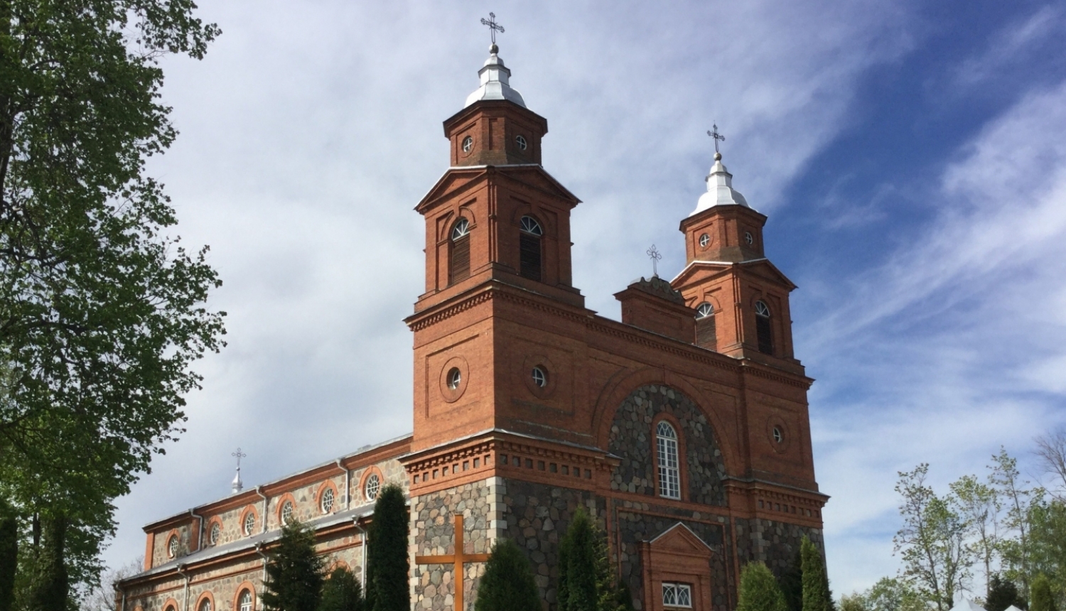 Vārkavas Vissvētās Trīsvienības Romas katoļu draudzē tiks iesvētīts prāvesta Onufrija Pujāta kapa piemineklis