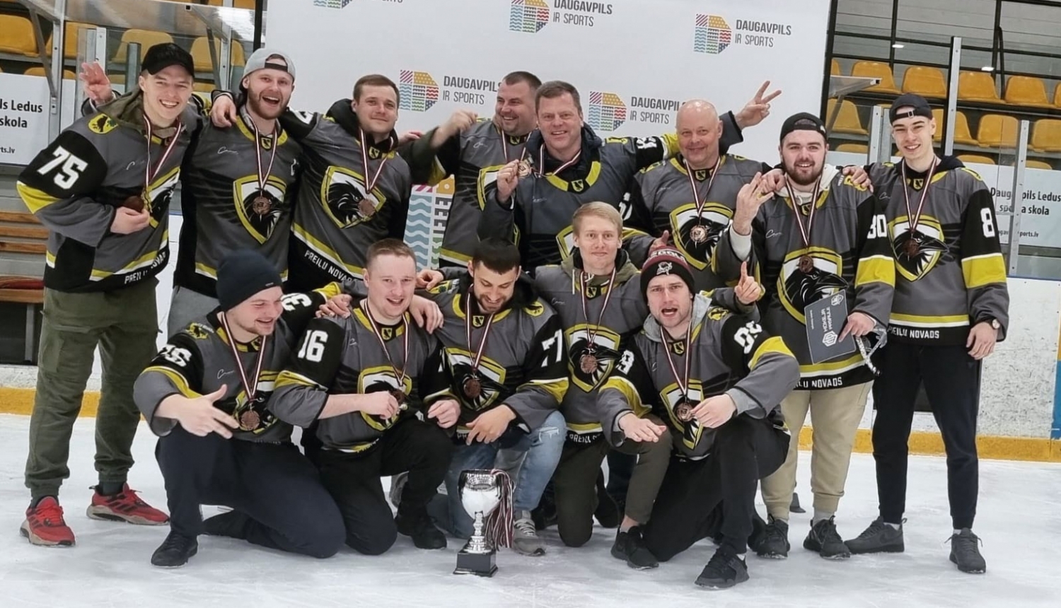 Preiļu hokeja komanda izcīnījusi bronzas medaļas Daugavpils atklātajā amatieru hokeja čempionātā