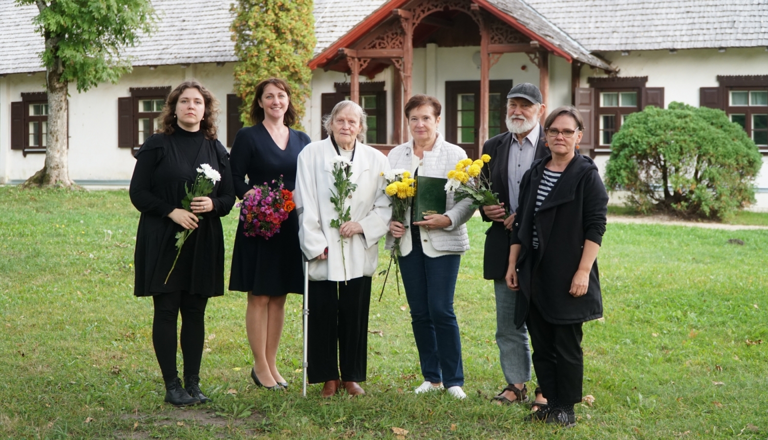 Jasmuižā aizvadīts pasākums “Sanāciet kāziņās!”