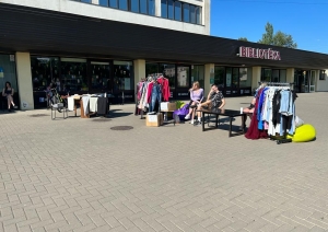 14. jūnijā blakus Preiļu Jauniešu centram “Četri” norisinājās jauniešu andele “Drēbju Bazārs”