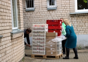 Jau trešo reizi Preiļu novada pašvaldība organizēja pārtikas paku izdali