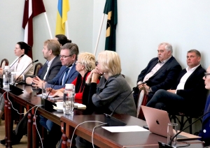 25. aprīlī Preiļos izbraukuma sēdē tikās Latvijas Republikas Saeimas Valsts pārvaldes un pašvaldības komisija