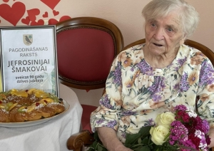 SAC “Rušona” sumina dzīves jubilejās Jefrosiniju Šmakovu un Regīnu Luriņu
