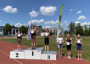 Aizvadītas vieglatlētikas sacensības četrcīņā U-10, U-12 grupām