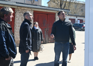 Mobilais aprūpes birojs: cieņpilna palīdzība līdz pat mājas durvīm