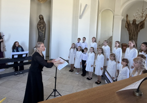 Aglonas bazilikas Baltajā zālē izskanēja emocionāls, skaists Preiļu novada Koru konkurss - skate